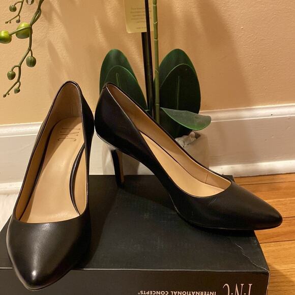 INC International Concepts Zitah Pumps Black Leather 7.5M - Picture 2 of 10